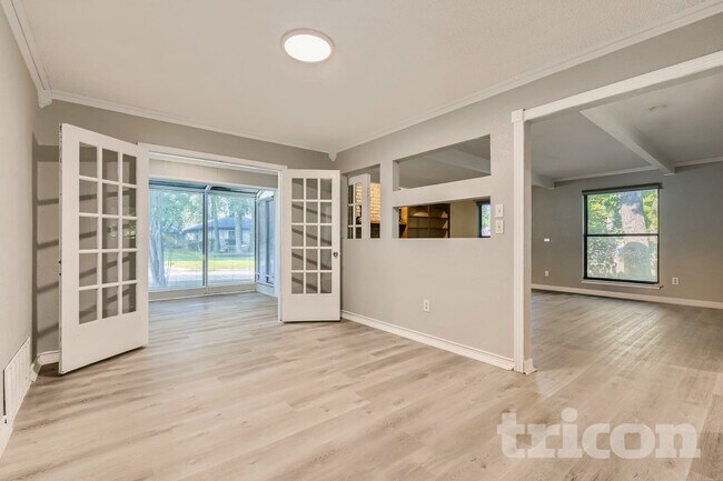 Photo - 2819 Hedgeway Dr