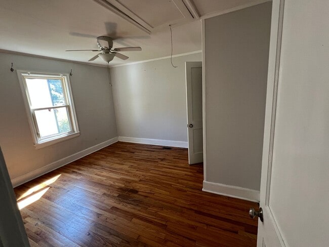 Photo - 3 Bedroom 1 Bath for rent