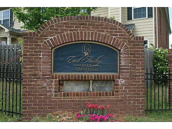 Building Photo - 4247 Youngstown Cir