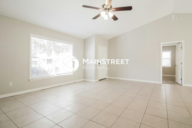 Photo - 3 Bedroom Pet-Friendly Home in MINNEOLA, FL with Main Street Renewal