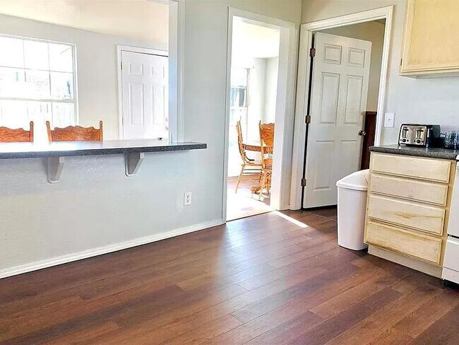 Photo - 211 W Madison St