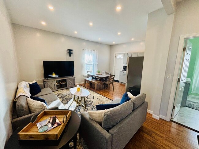 Photo - 28 Wabon St Unit 2