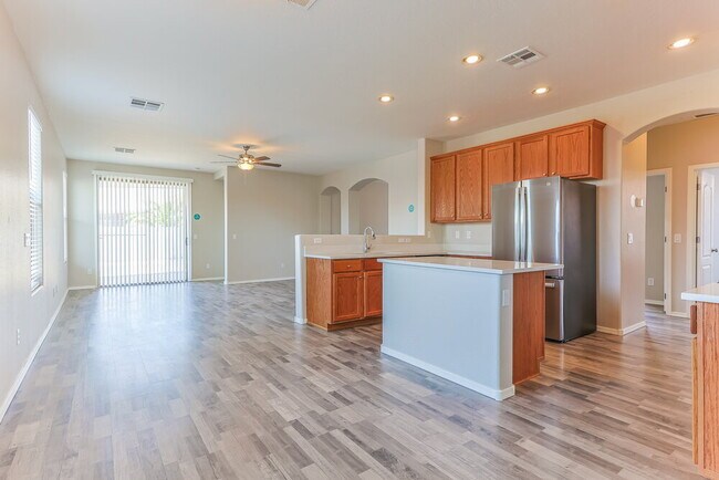 Photo - 46186 W Holly Dr