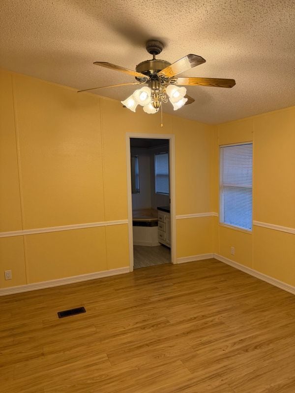 Photo - 220 Jeffery Dr