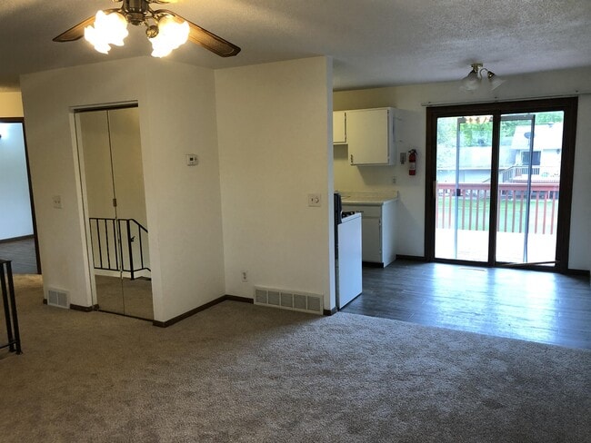 Photo - 1412 Osborne Rd NE