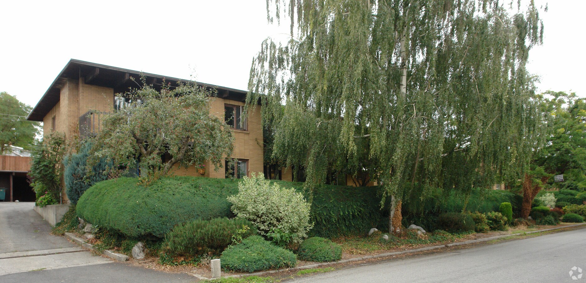 LA FONTAINE Apartments - LA FONTAINE Apartments