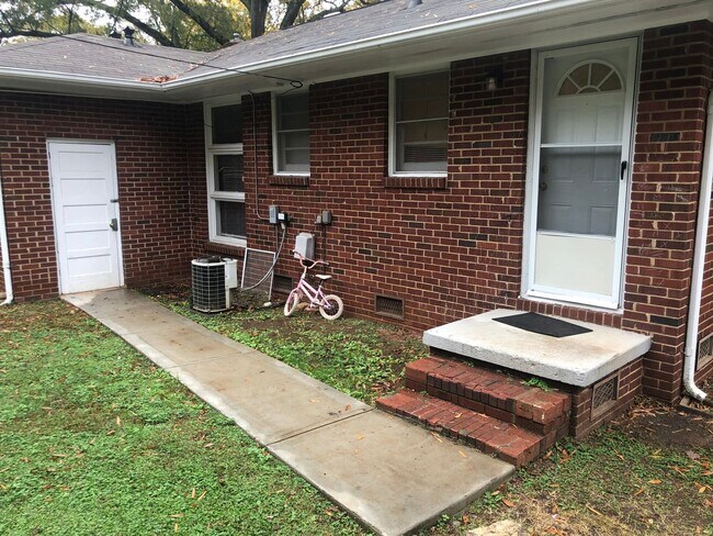 Photo - Dresden E - Westchester Duplex Unidad 3649 Dresden Drive E