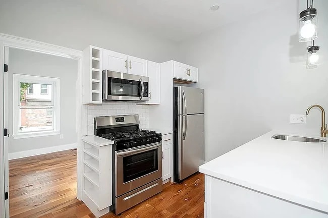 Photo - 145 Chelsea St Condo