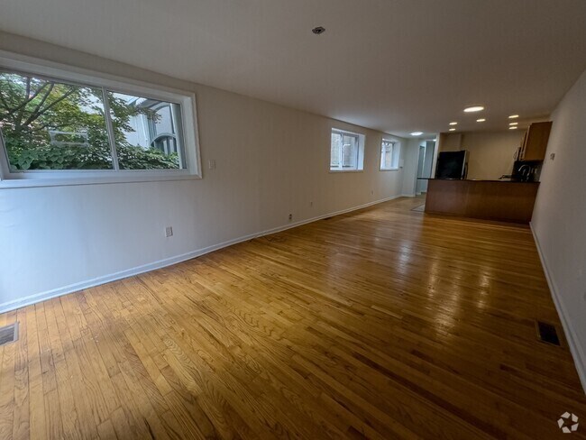 Building Photo - 2038 Wallace St Rental