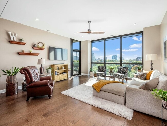 Photo - 250 W Spring St Unit 512