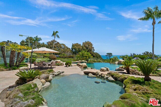 Photo - 7160 Dume Dr