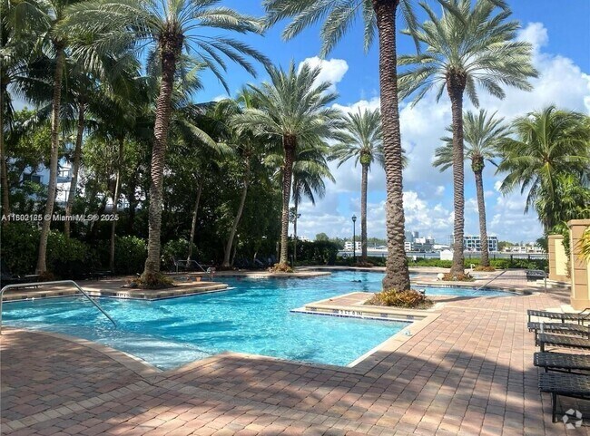 Building Photo - 17100 N Bay Rd Unit 1610 Rental