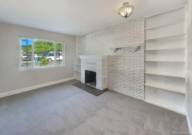 Photo - 990 Salem St