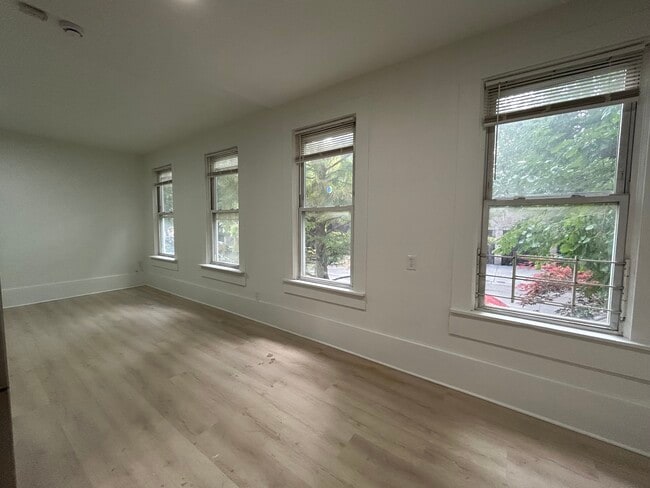 Photo - 2301 N Leavitt St