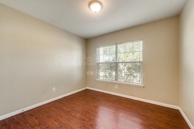 Photo - 517 Misty Mountain Dr