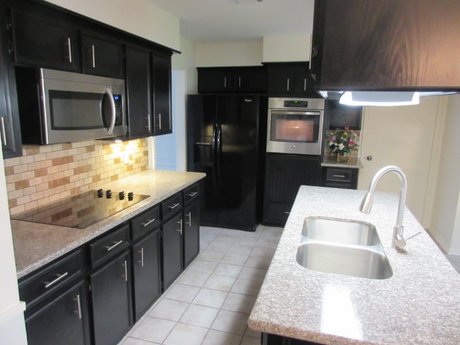 Photo - 17611 Fireside Dr