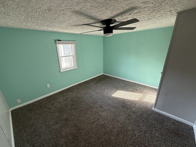 Photo - 574 W High St