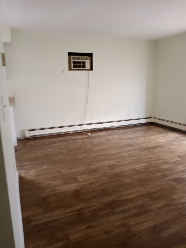 Photo - 927 W Shiawassee St Unit 8