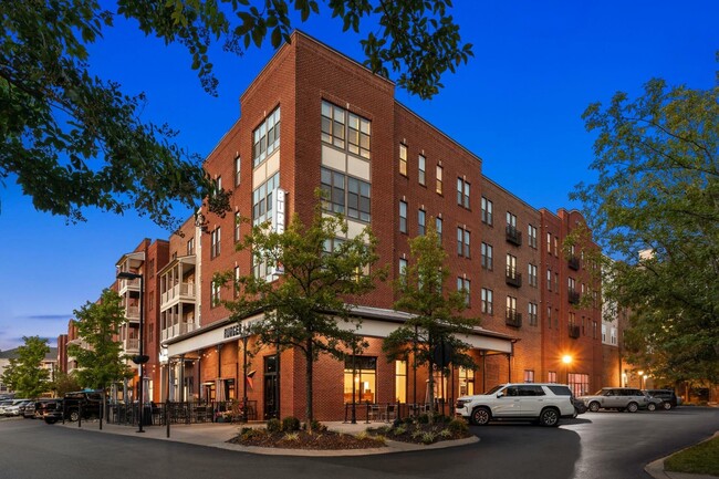 Lenox Village - Walkable to Restaurants - Lenox Village Apartments