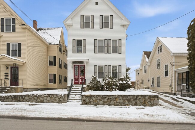 Building Photo - 135 Sagamore St Unit 3