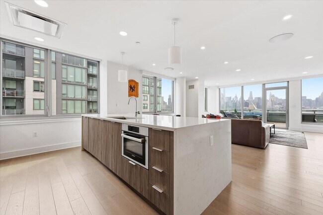 Photo - 9 Ave at Port Imperial Unit 1016