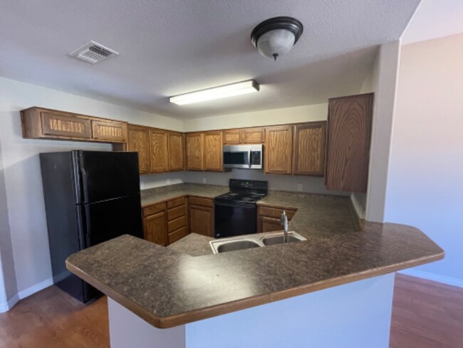 Photo - 604 Hilltop Dr