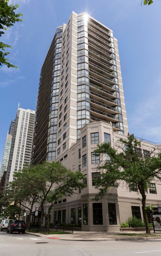 Photo - 33 W Delaware Pl Unidad 7A