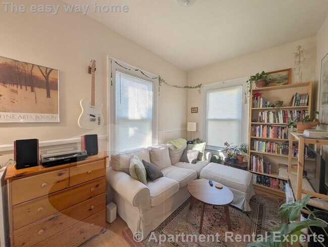 Photo - 2 Evergreen Square Unit #1