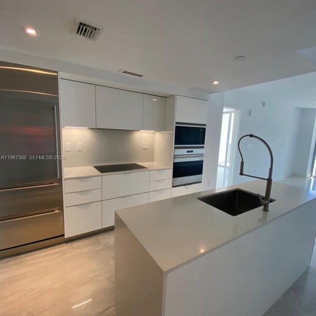 Photo - 9521 E Bay Harbor Dr Unidad 605