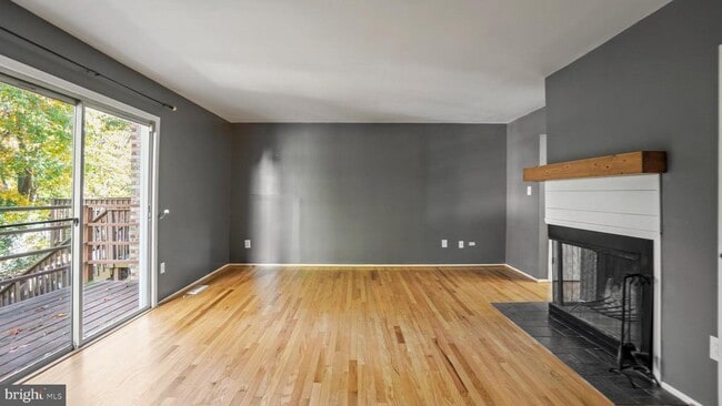 Photo - 422 Colonial Ridge Ln