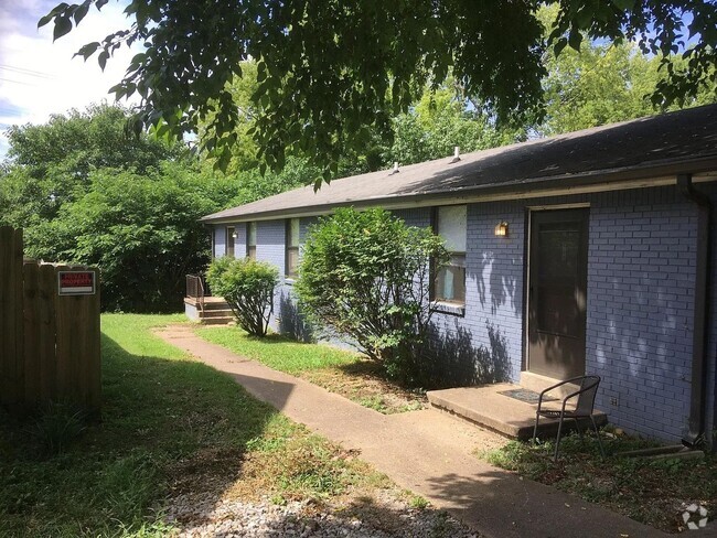 Building Photo - Duplex in Prime Location Rental