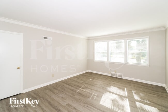 Photo - 1094 E Shelby Dr