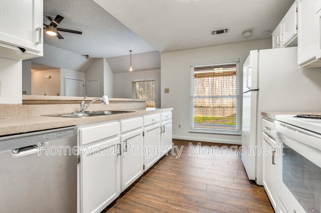 Photo - 234 S Pipeline Rd W