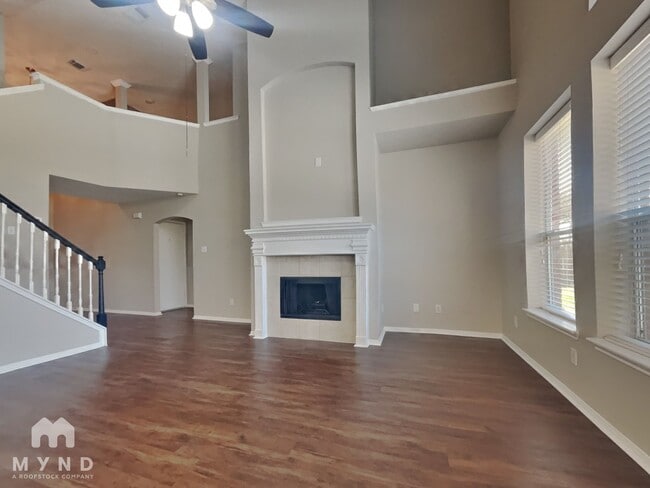 Photo - 2131 Crimson Lake Ln