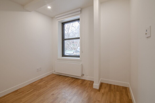 Photo - 2050 Av. Claremont Unit 19