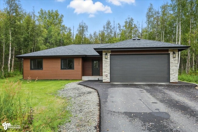 Building Photo - New & Upgraded 4BD Home!