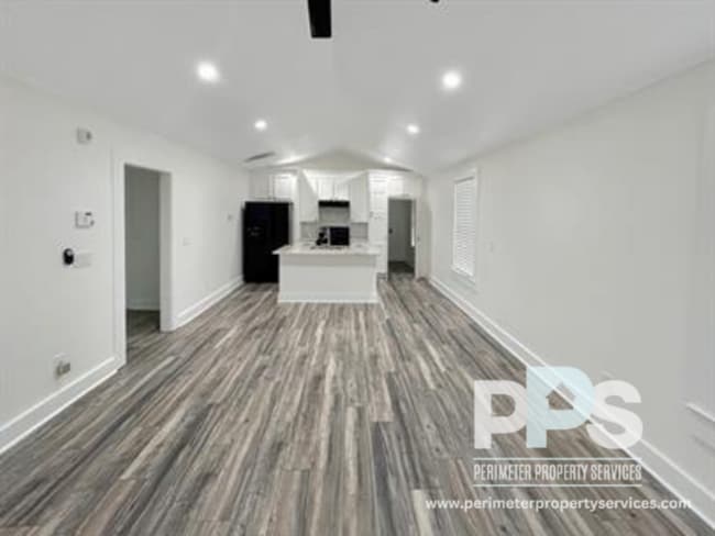 Photo - 1017 Ashby Grove SW