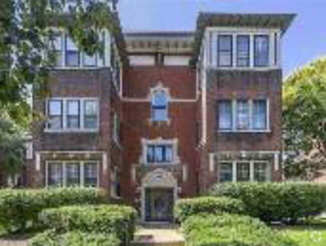 Building Photo - 5900 McPherson Ave Unit 2W Rental