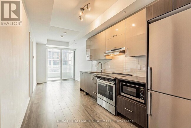 Photo - 180 Fairview Mall Dr Unité 811