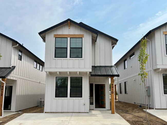 Building Photo - 9910 NE 46th Ct Rental