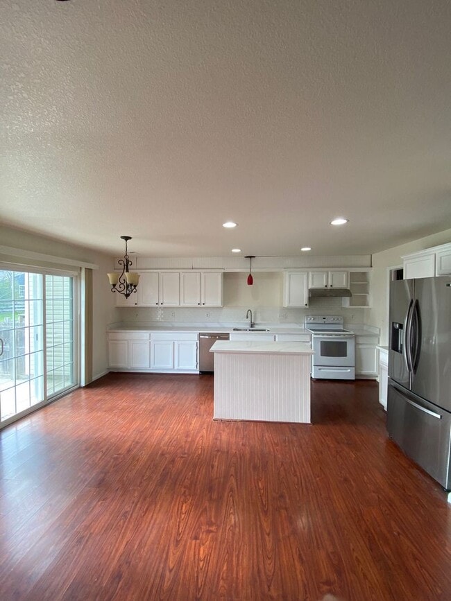 Photo - 3 bedroom 2 bathroom duplex in Englewood