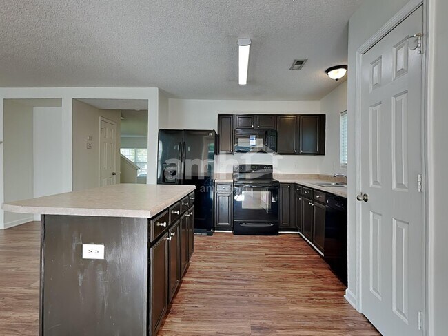 Photo - 124 Trayesan Dr