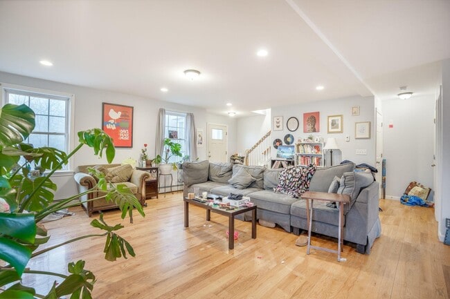 Photo - 626 Methodist Rd