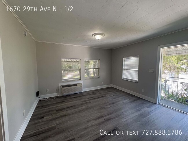 1670 29th Ave N Unit 1/2
