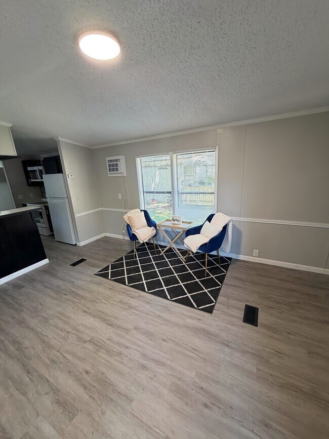 Photo - 74 Deerwood Park