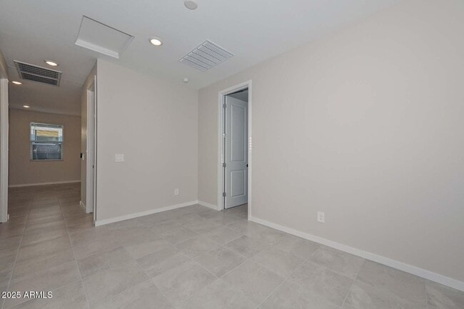 Photo - 17619 W Monroe St