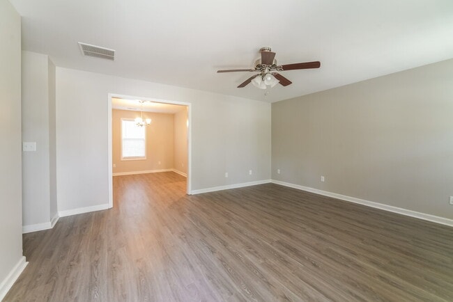 Photo - 2427 Justin Dr SW