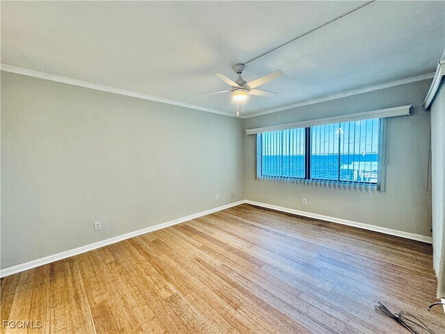 Photo - 2711 First St Unidad 102