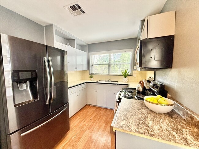 Photo - 2027 Sheridan St