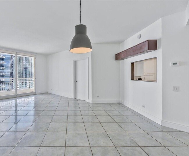 Photo - 888 Brickell Key Dr Unit 2201